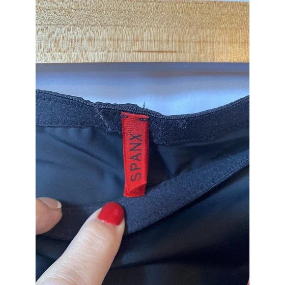 Spanx NWT Girl Short Soft Black Shape Nylon Spandex Womens Large XL strap bag - Picture 4 of 6